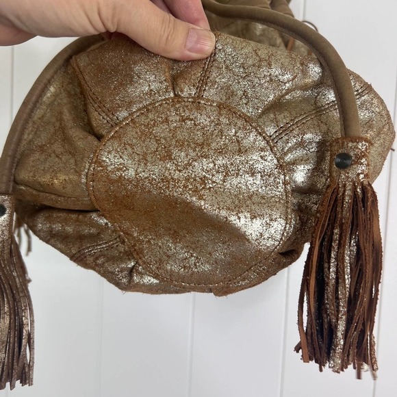 Clhei Prado Bucket Bag in Gold Metallic Leather - Picture 5 of 9